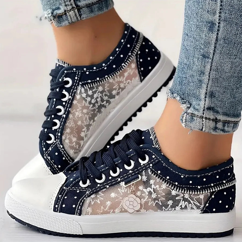 Zapatillas Chiara con Detalles Florales | Elegantes y Cómodas
