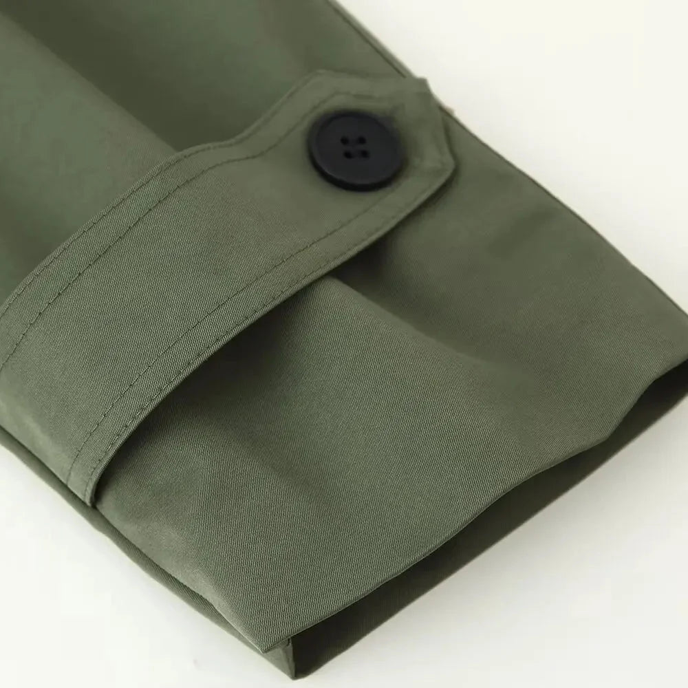 Gabardina Corta Cruzada con Cinturón | El Trench Que Lo Combina Todo