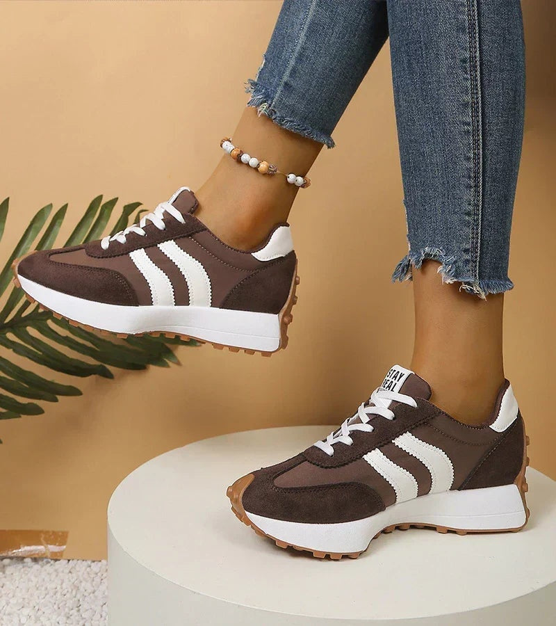 Zapatillas Plataforma Natalie | Estilo Retro con Franjas Laterales
