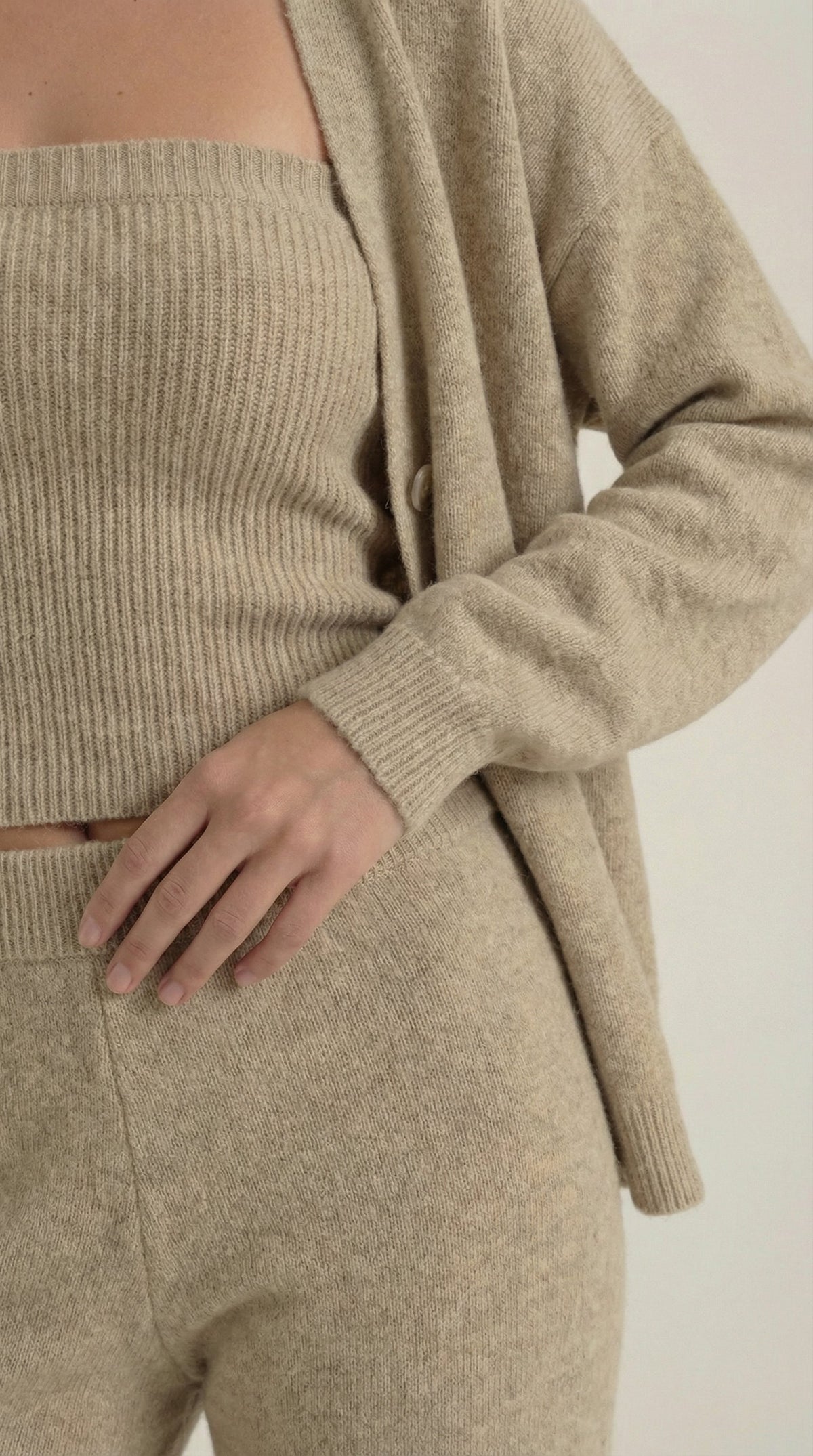 Conjunto de Punto Jeanne 3 Piezas | Cárdigan, Top y Pantalón