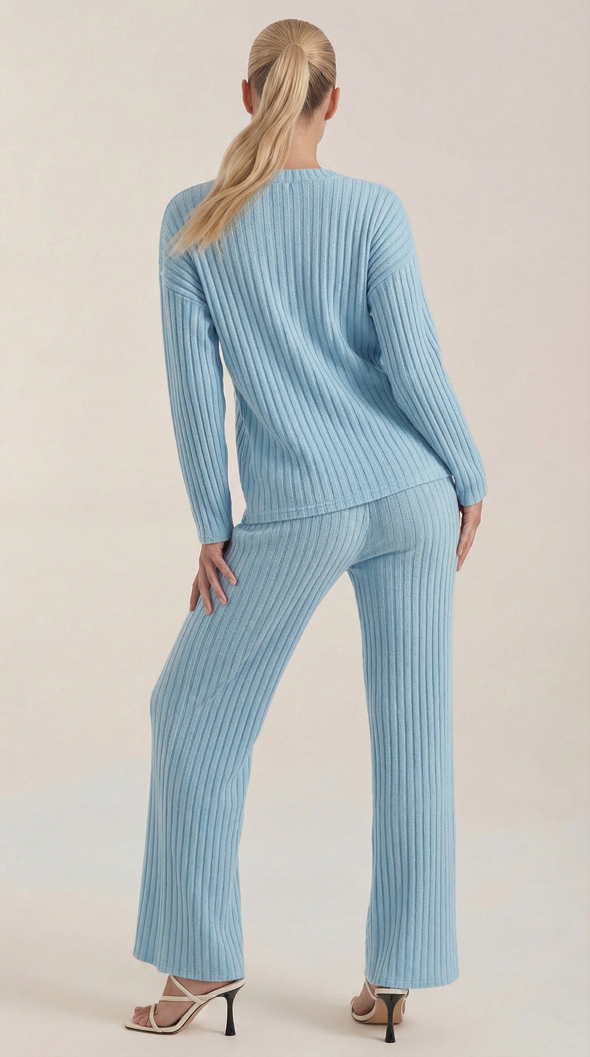Conjunto de Punto Canalé Matilda | Escote en V y Pantalón Ancho