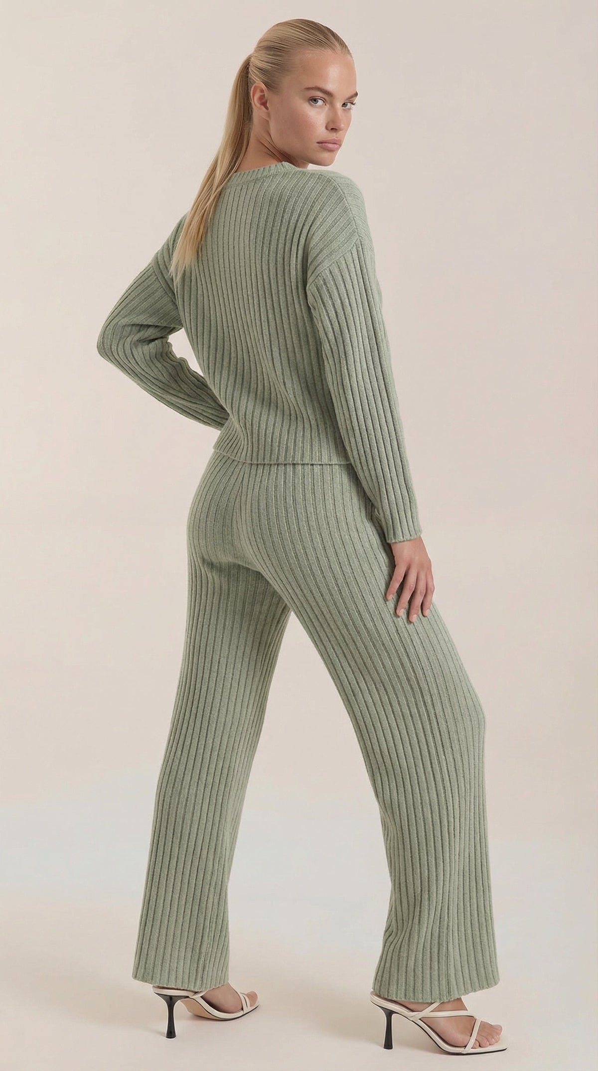 Conjunto de Punto Canalé Matilda | Escote en V y Pantalón Ancho