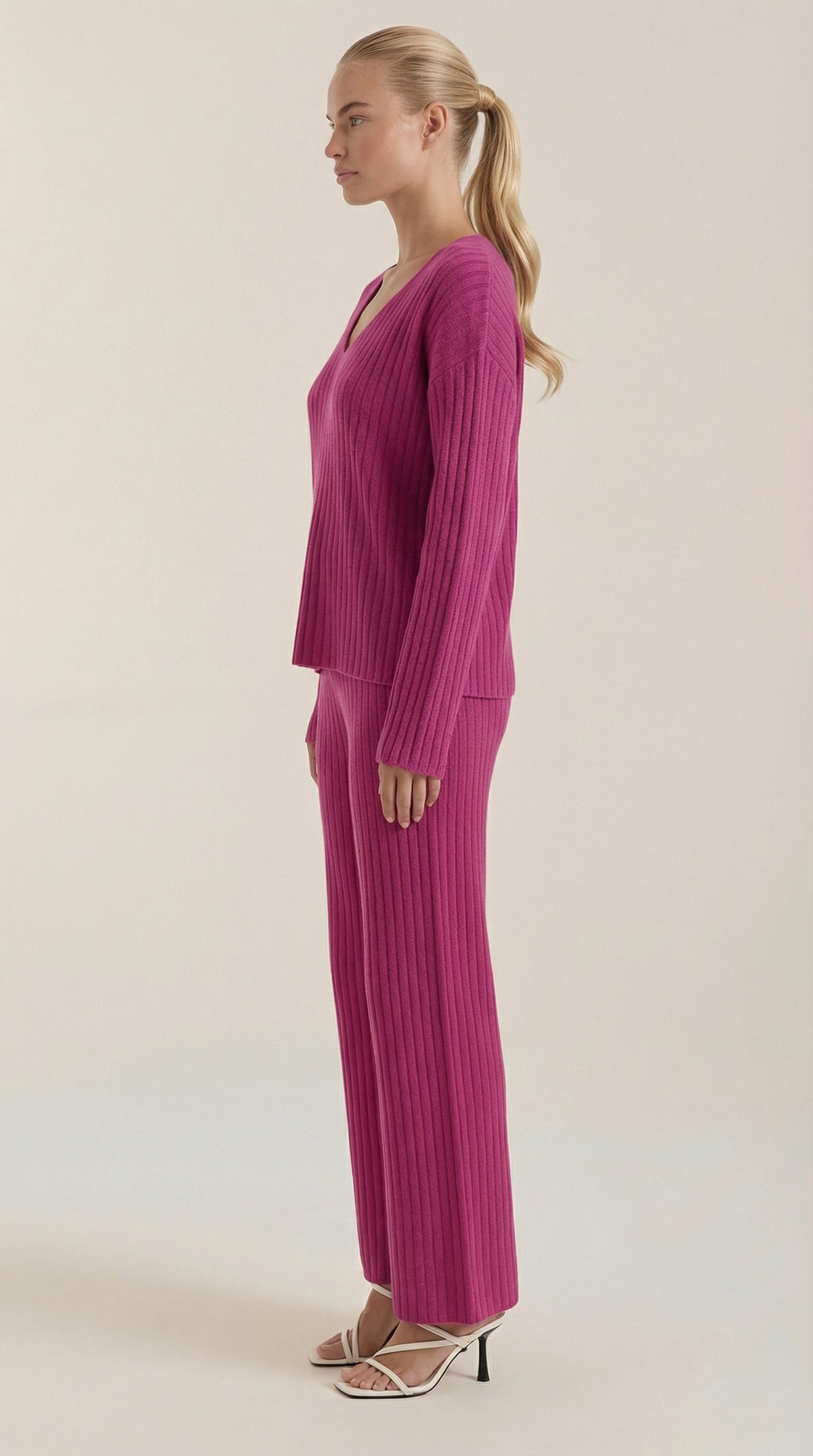Conjunto de Punto Canalé Matilda | Escote en V y Pantalón Ancho