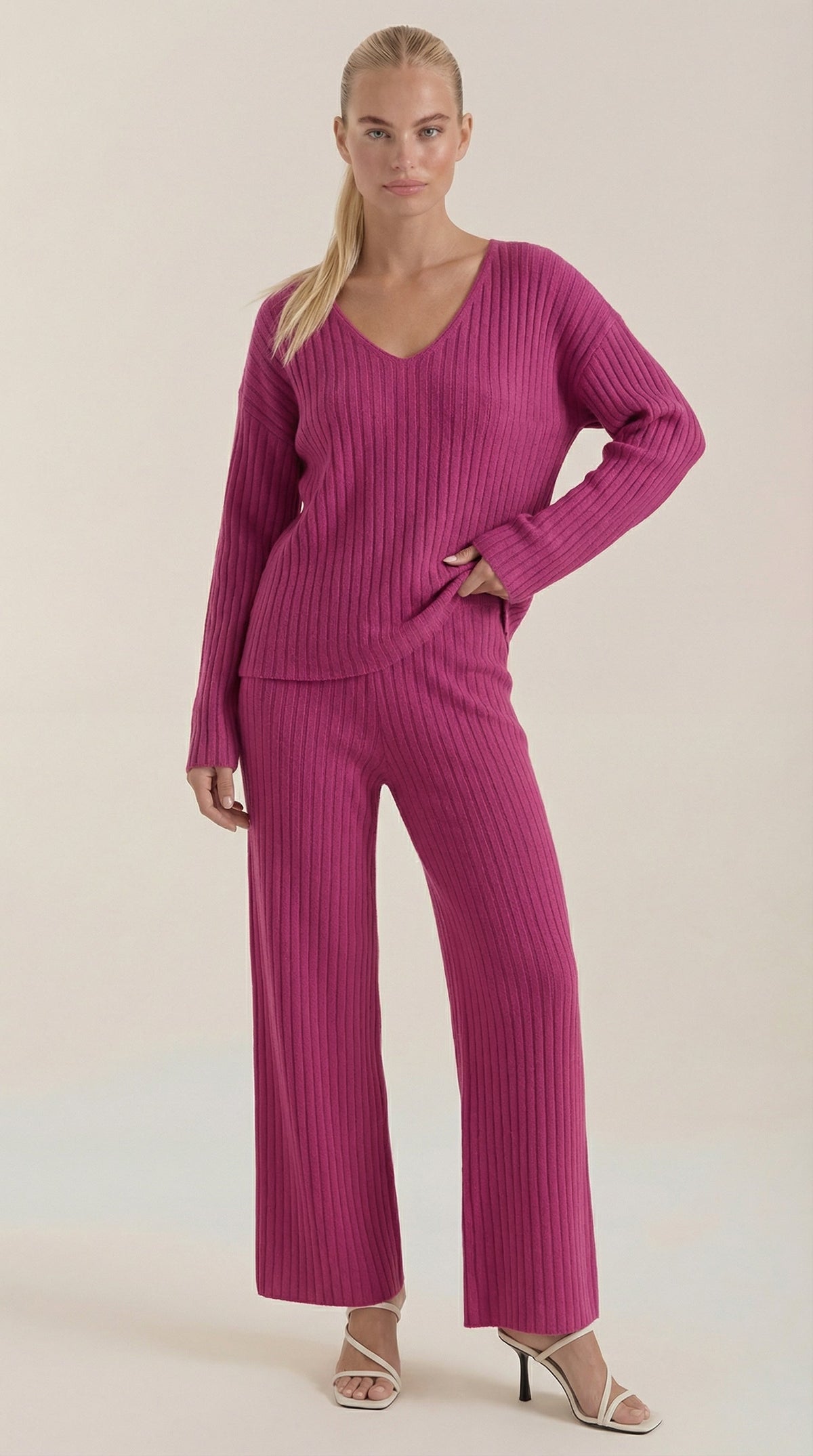 Conjunto de Punto Canalé Matilda | Escote en V y Pantalón Ancho