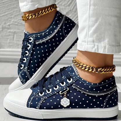 Zapatillas Chiara con Detalles Florales | Elegantes y Cómodas