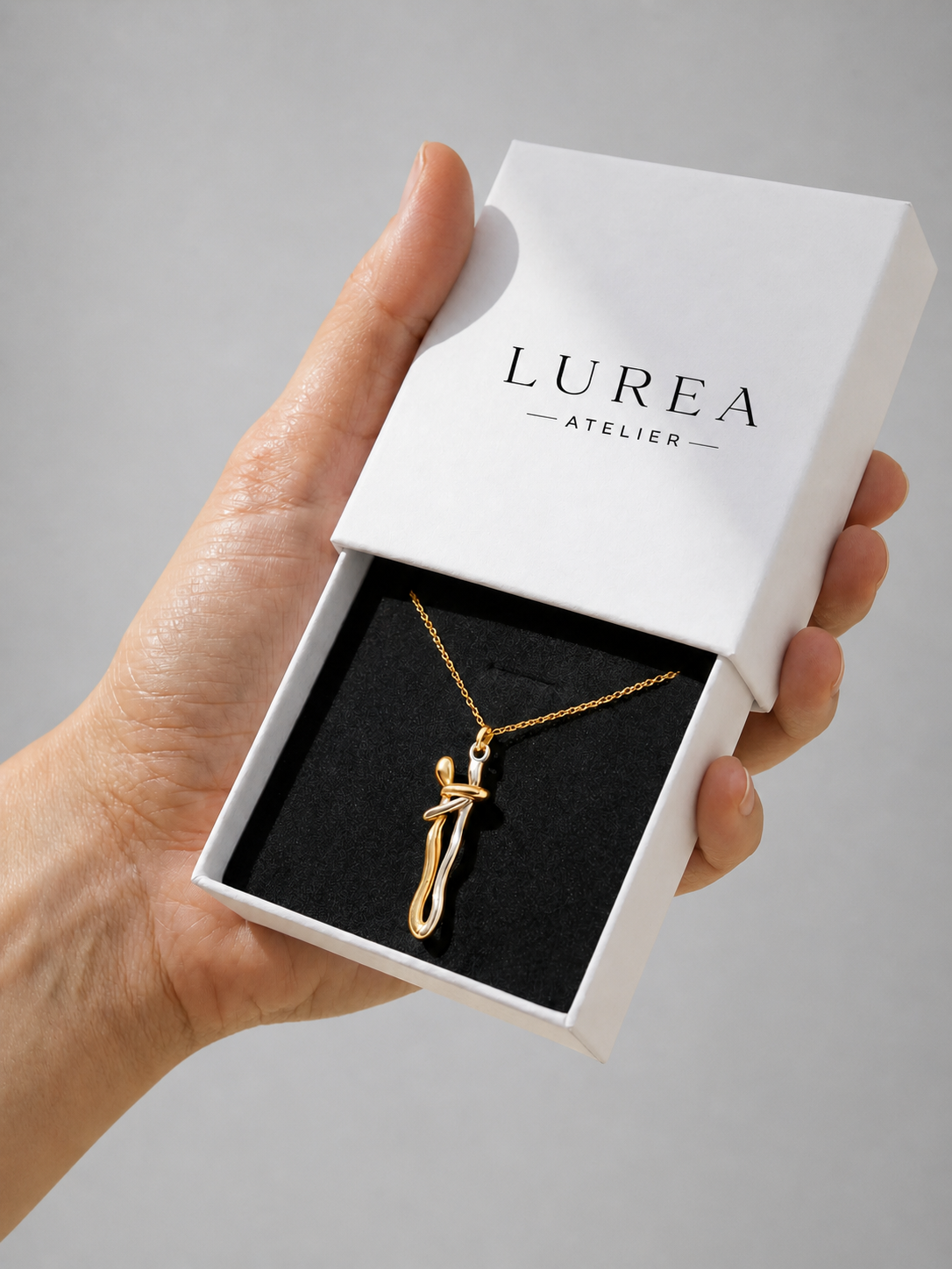 Collar Abrazo de Amor | Oro y Plata Unidos para Siempre