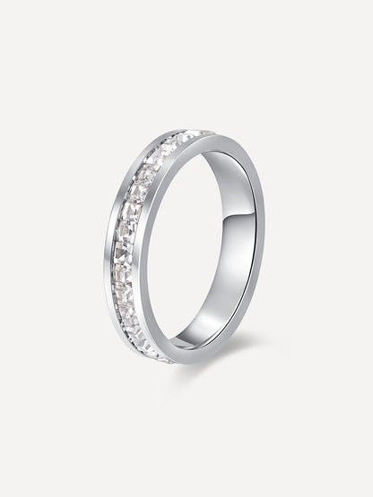 Anillo Fino con Circonitas | Brillo Delicado para Cada Día