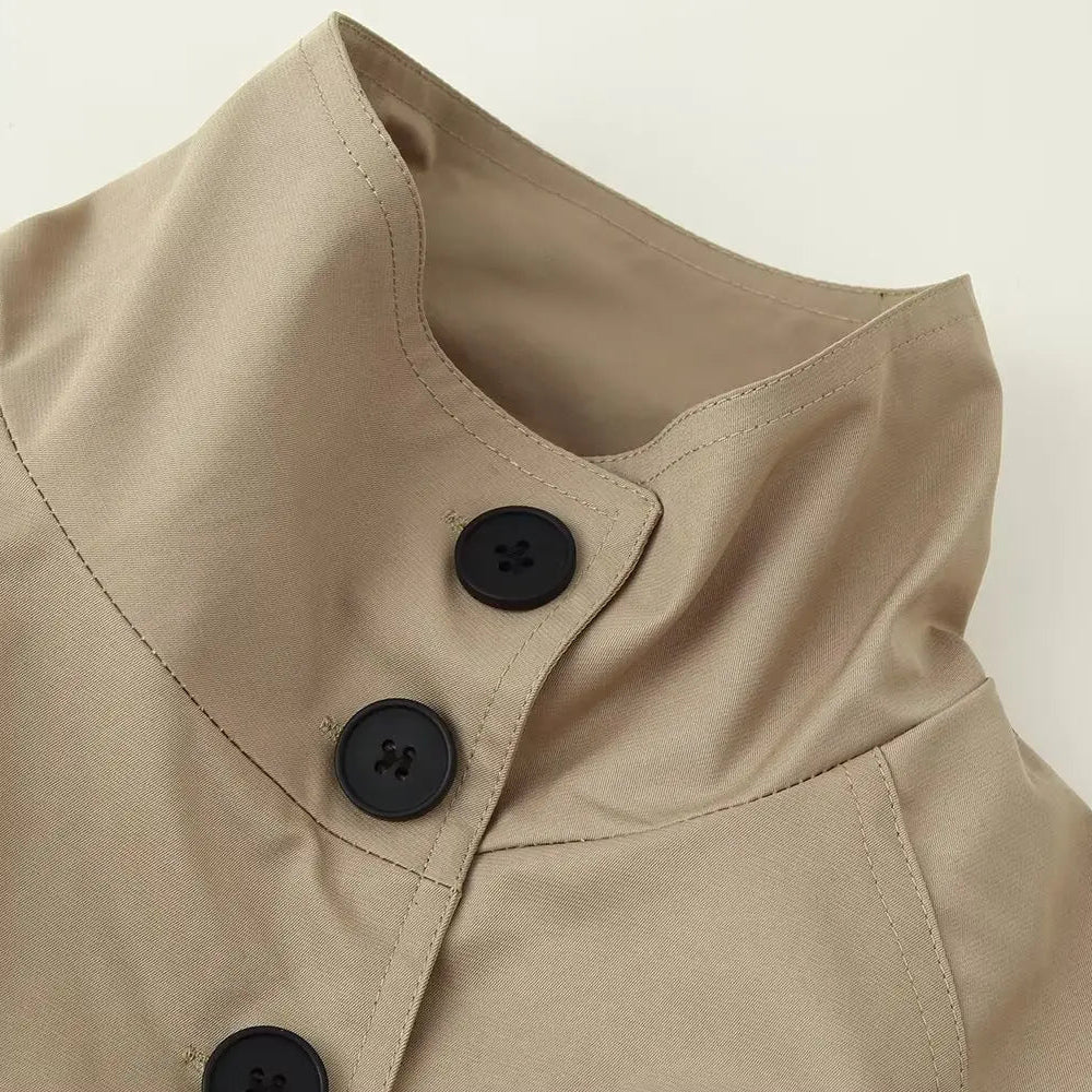Gabardina Corta Cruzada con Cinturón | El Trench Que Lo Combina Todo