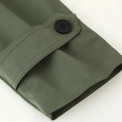 Gabardina Corta Cruzada con Cinturón | El Trench Que Lo Combina Todo