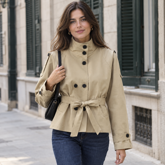 Gabardina Corta Cruzada con Cinturón | El Trench Que Lo Combina Todo