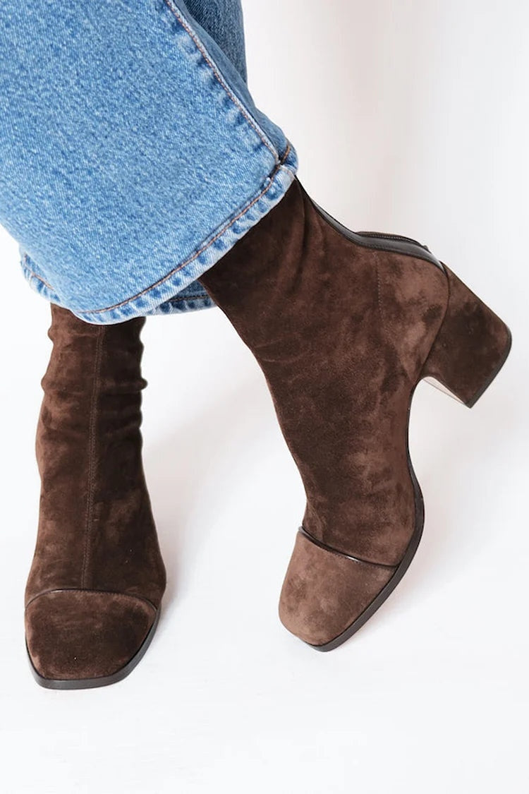 Botines de Ante Julia | Tacón Ancho y Punta Cuadrada