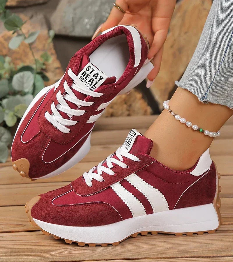 Zapatillas Plataforma Natalie | Estilo Retro con Franjas Laterales