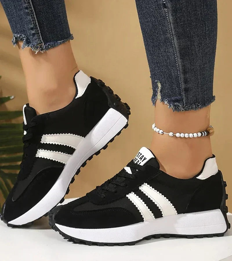 Zapatillas Plataforma Natalie | Estilo Retro con Franjas Laterales