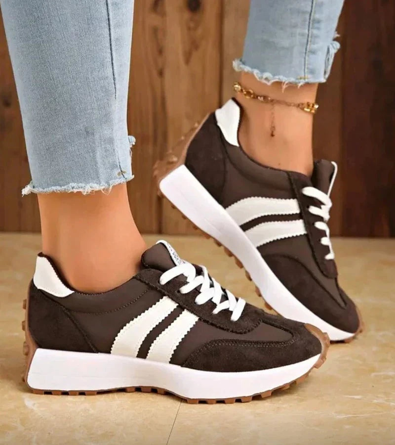 Zapatillas Plataforma Natalie | Estilo Retro con Franjas Laterales
