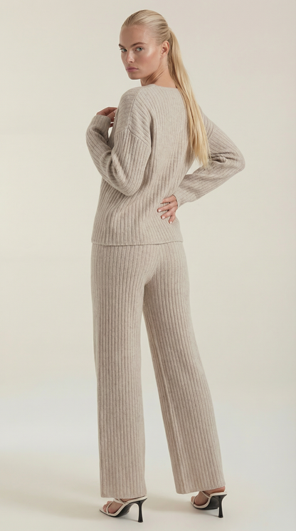 Conjunto de Punto Canalé Matilda | Escote en V y Pantalón Ancho