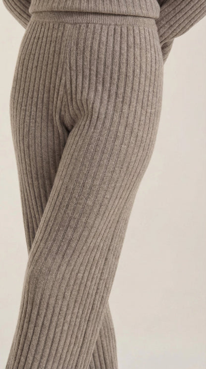 Conjunto de Punto Canalé Matilda | Escote en V y Pantalón Ancho